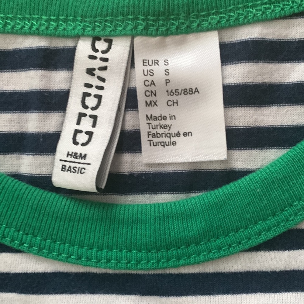 🐸 Divided navy/white striped tee with green accents on sleeves. Size S. - Picture 4 of 7